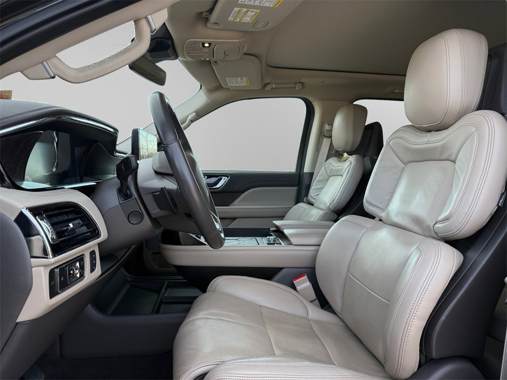 Used 2023 Lincoln Navigator L Reserve image 7