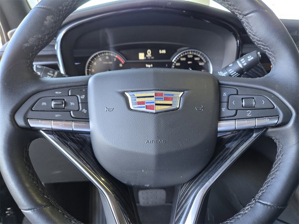 Used 2025 Cadillac XT6 Premium Luxury image 34