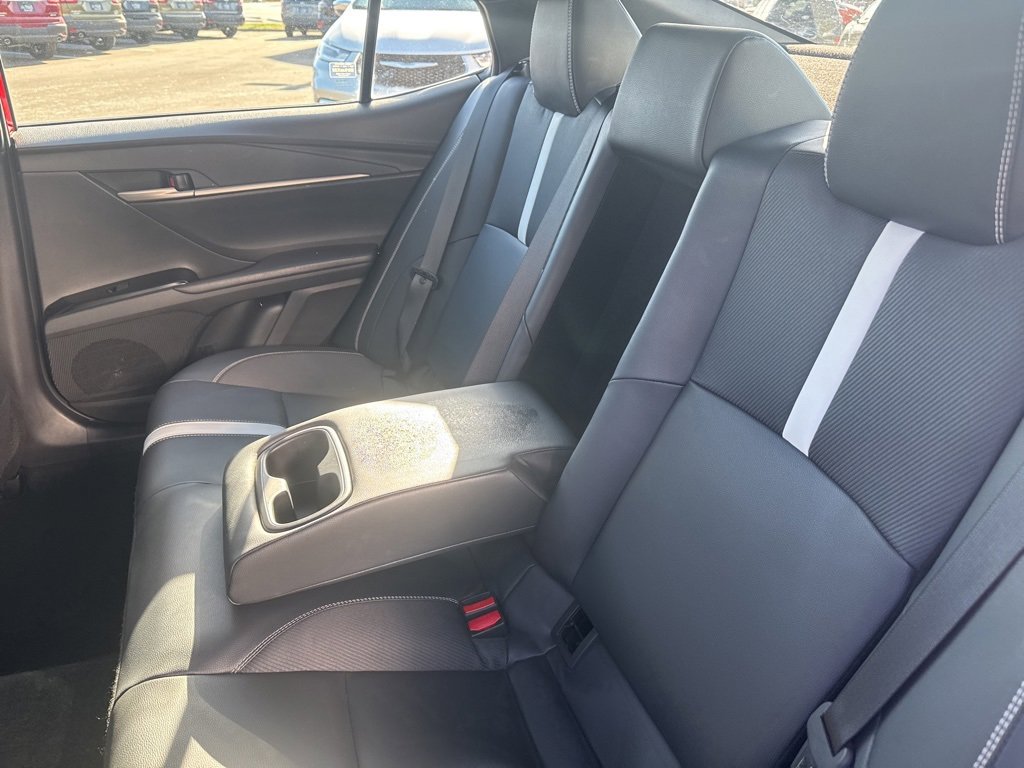 Used 2025 Toyota Camry SE image 26