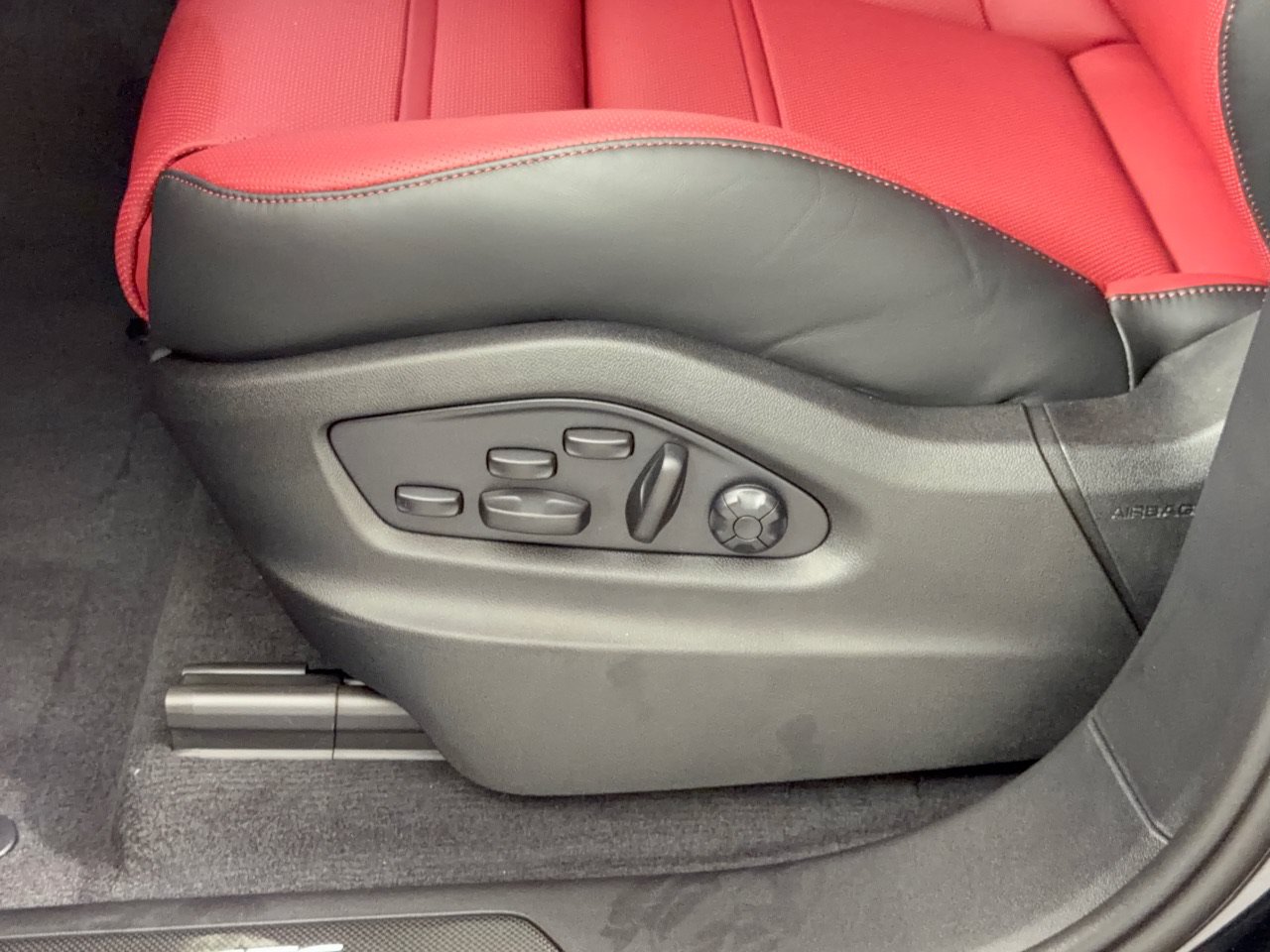 New 2026 Porsche Cayenne GTS AWD/4WD image 16