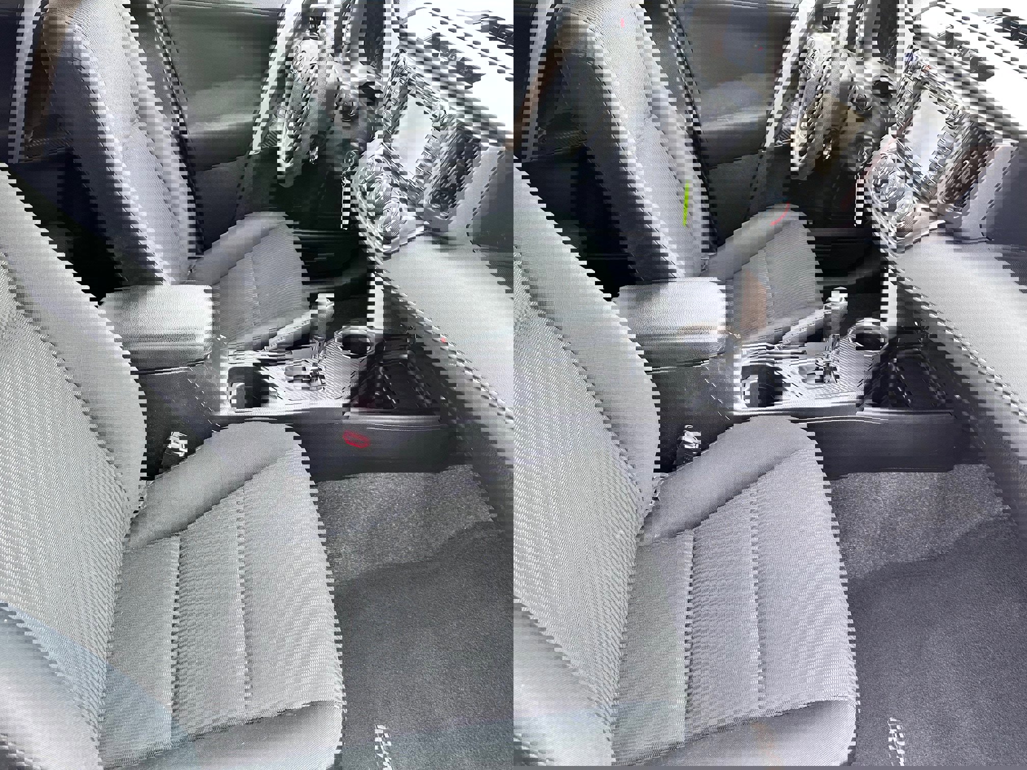 Used 2015 Toyota RAV4 LE image 10