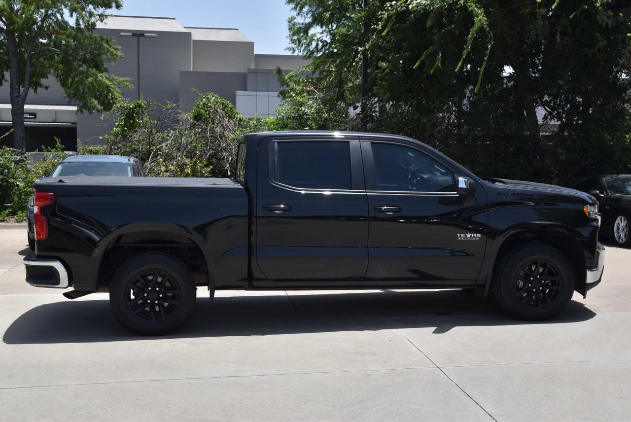 Used 2021 Chevrolet Silverado 1500 LT w/ LPO, Dark Essentials Package RWD image 6