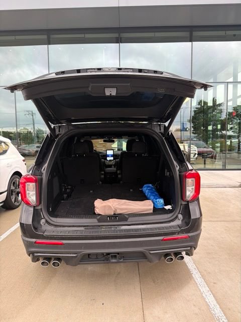 Used 2024 Ford Explorer ST w/ Technology Package AWD/4WD image 19