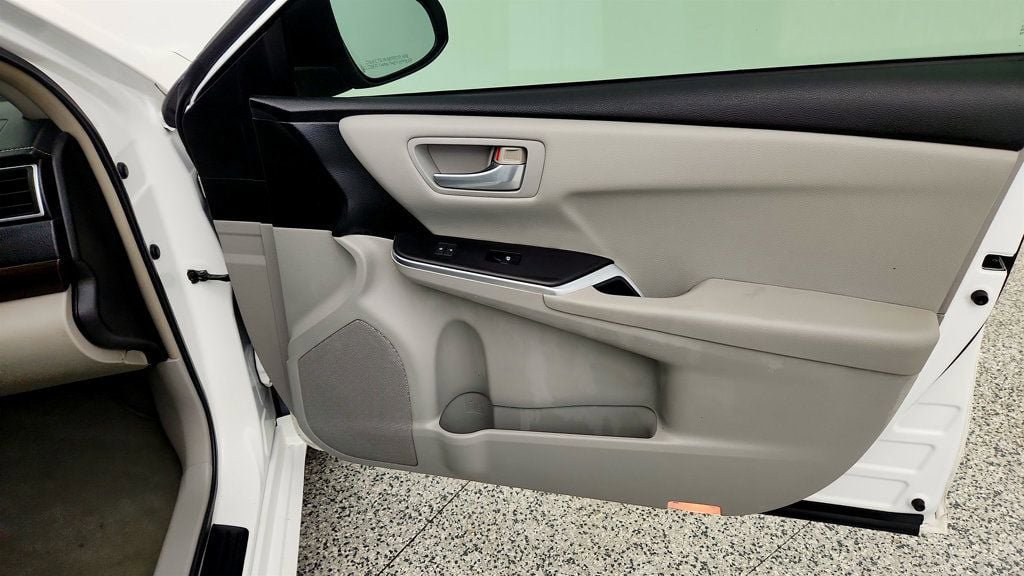 Used 2015 Toyota Camry LE FWD image 25