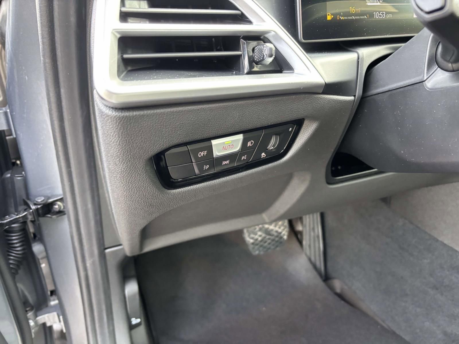 New 2026 BMW 330i xDrive Sedan w/ Premium Package image 14