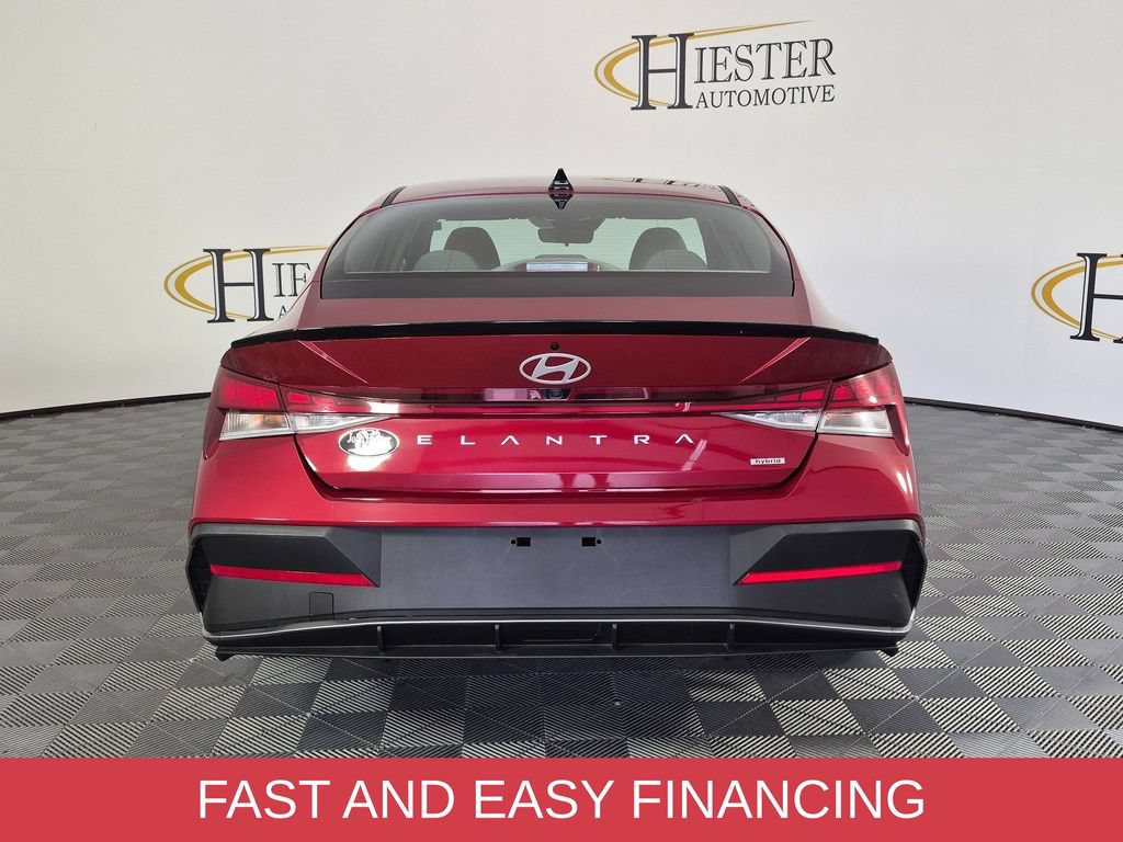 Used 2025 Hyundai Elantra SEL FWD image 5