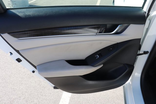 Used 2018 Honda Accord Touring image 13