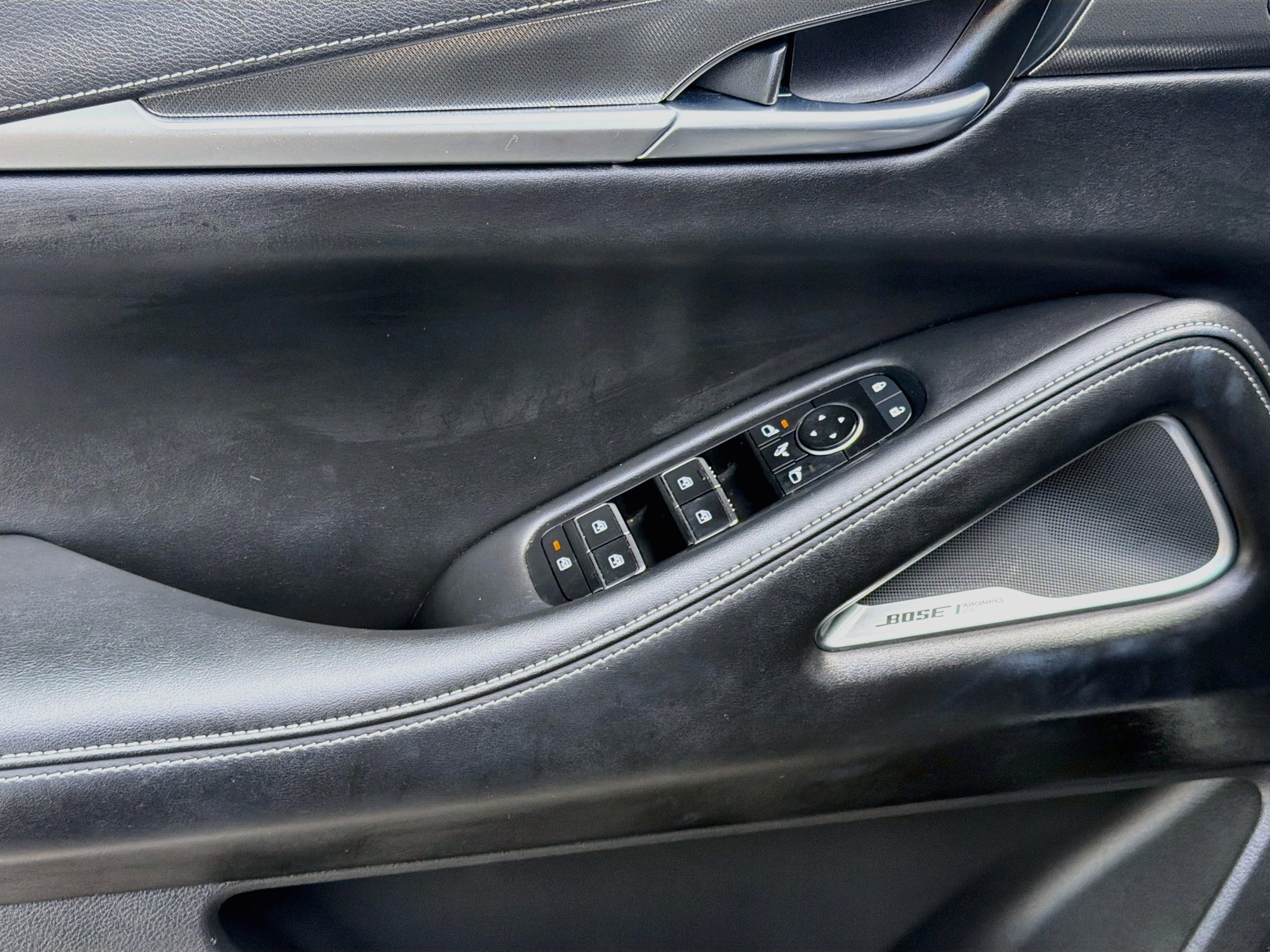 Used 2023 INFINITI QX60 Luxe w/ Performance Audio Package FWD image 17