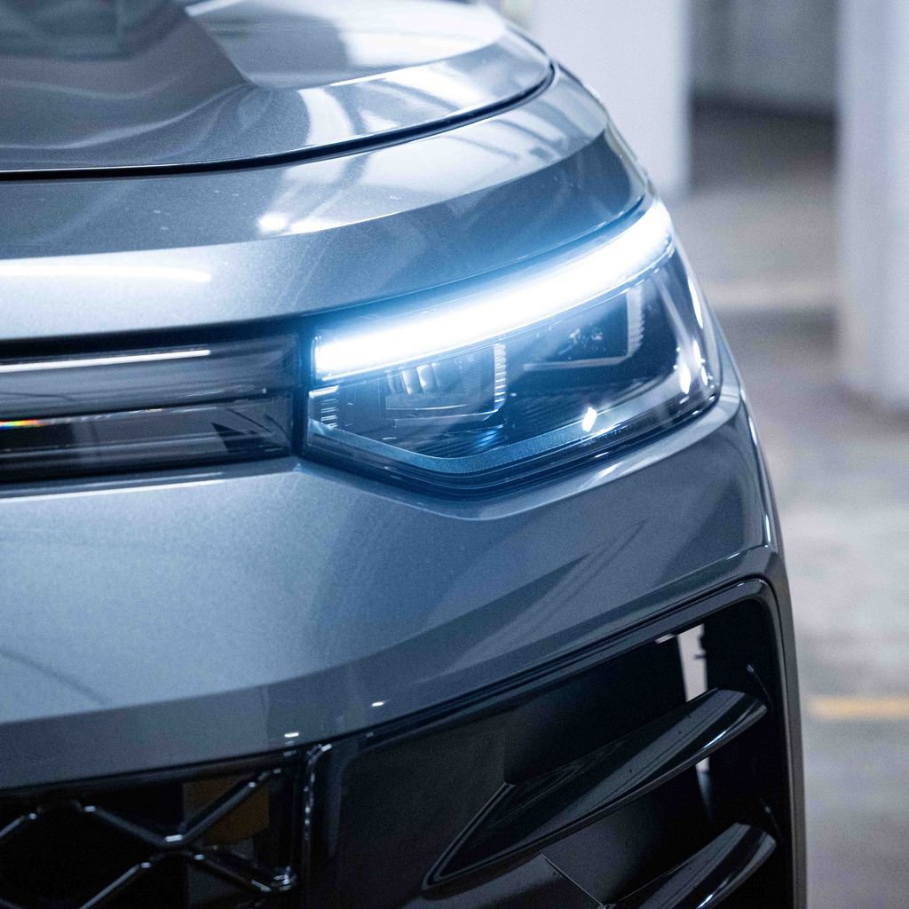 New 2026 Volkswagen Tiguan SE R-Line AWD/4WD image 3