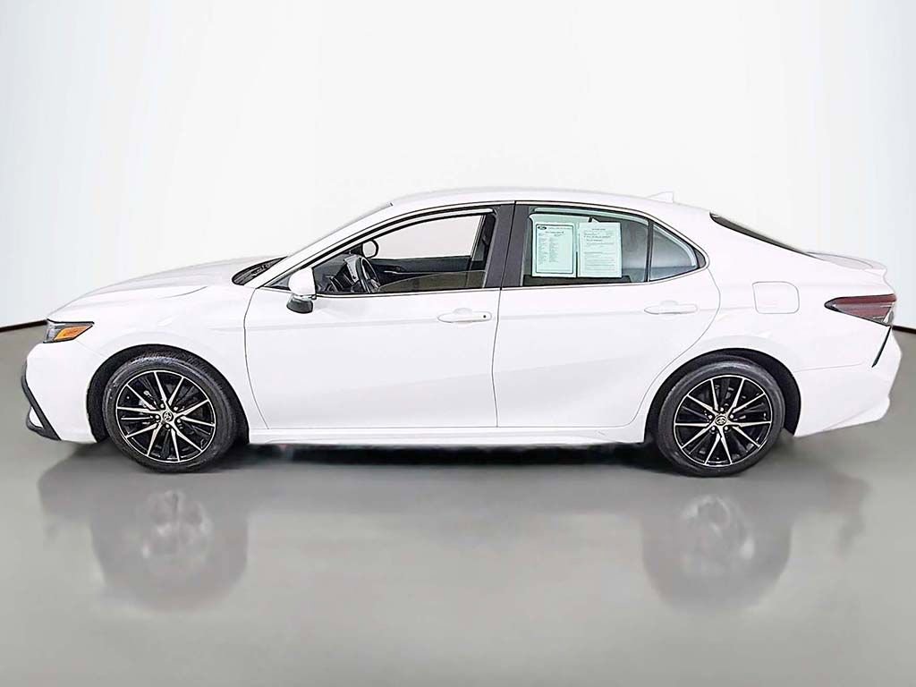 Used 2024 Toyota Camry SE FWD image 10