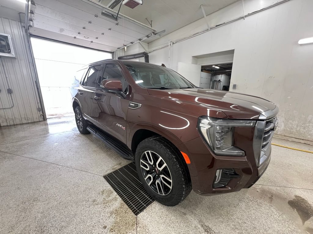 Used 2023 GMC Yukon AT4 AWD/4WD image 3