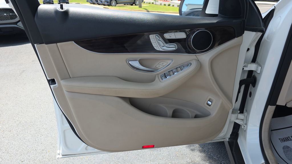 Certified 2022 Mercedes-Benz GLC 300 image 11