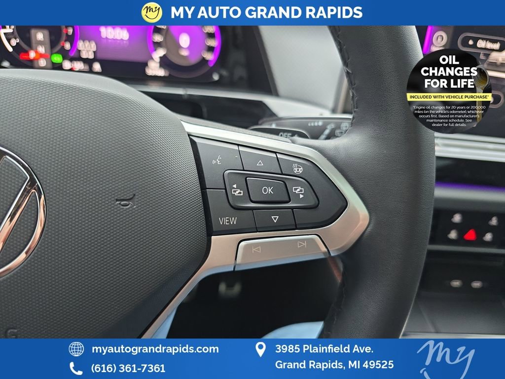 Used 2024 Volkswagen Atlas Peak Edition SE image 15