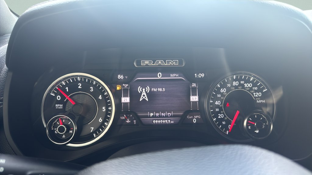 Used 2021 RAM 1500 Laramie w/ Sport Appearance Package AWD/4WD image 29