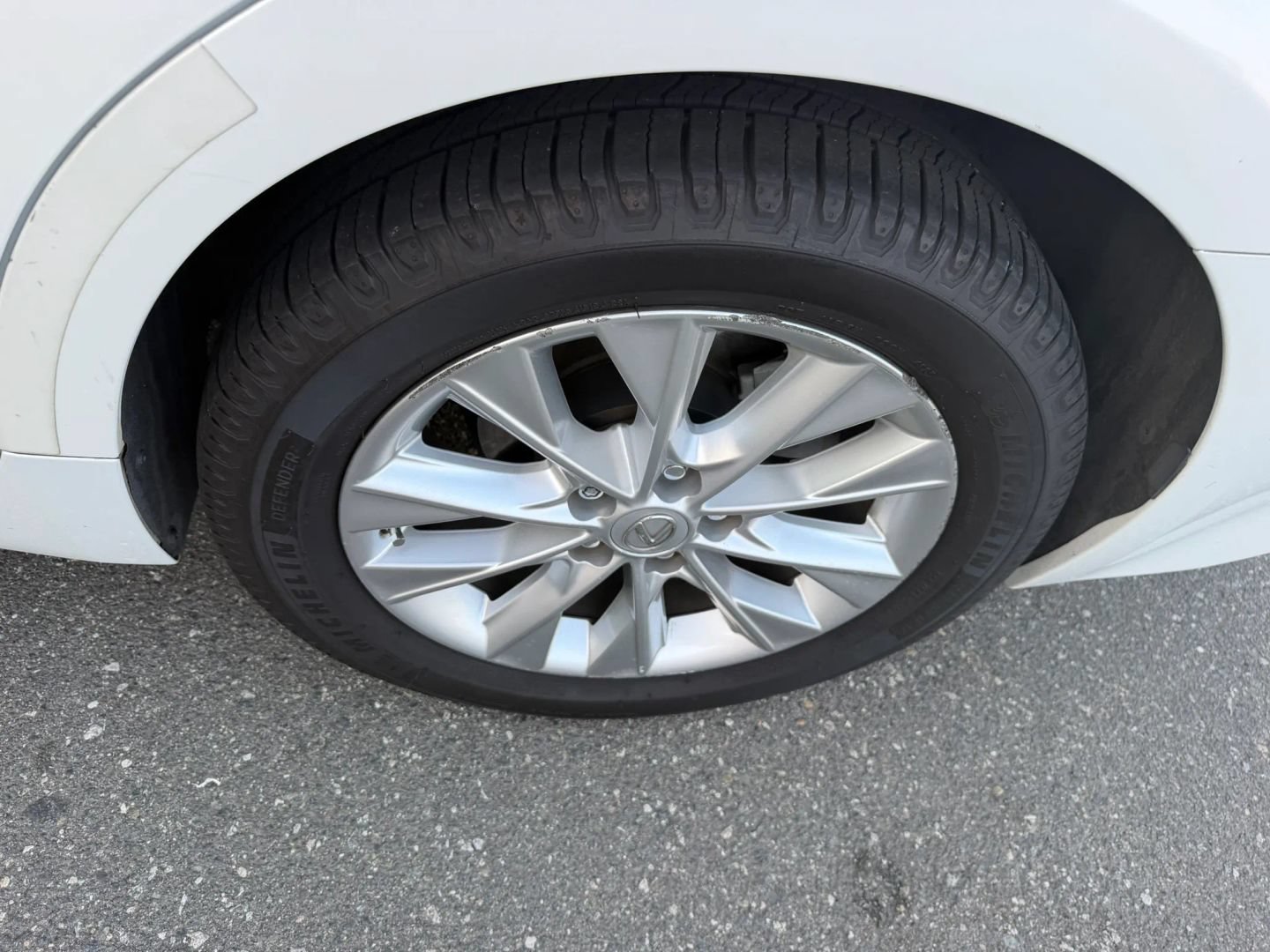 Used 2013 Lexus ES 300h w/ Luxury Pkg FWD image 34