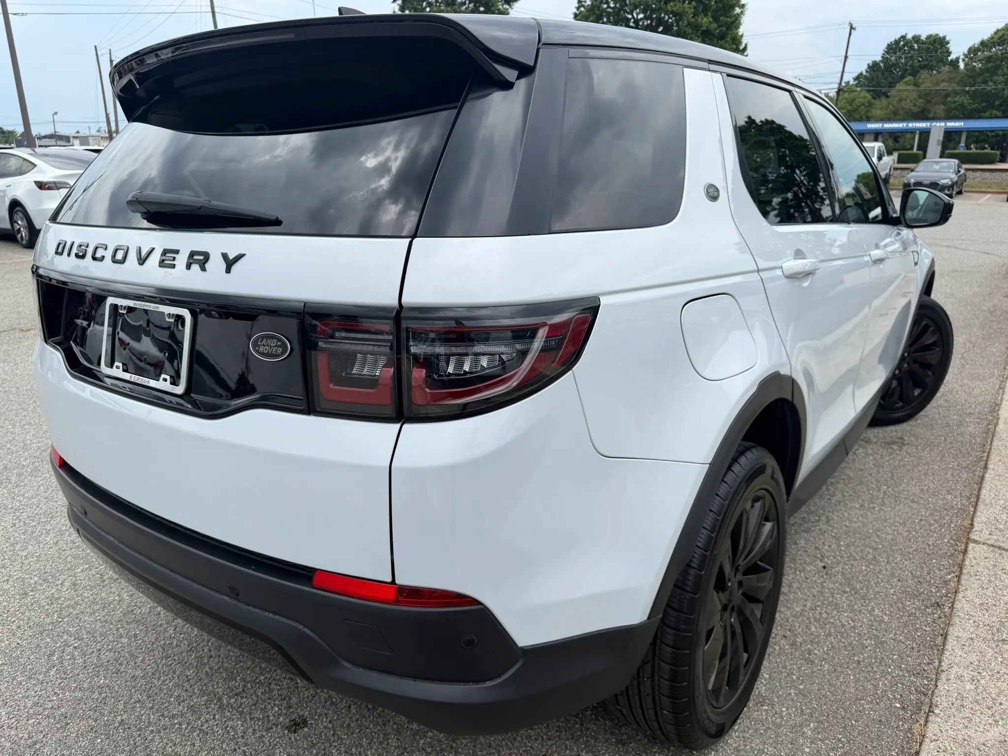 Used 2020 Land Rover Discovery Sport SE AWD/4WD image 40