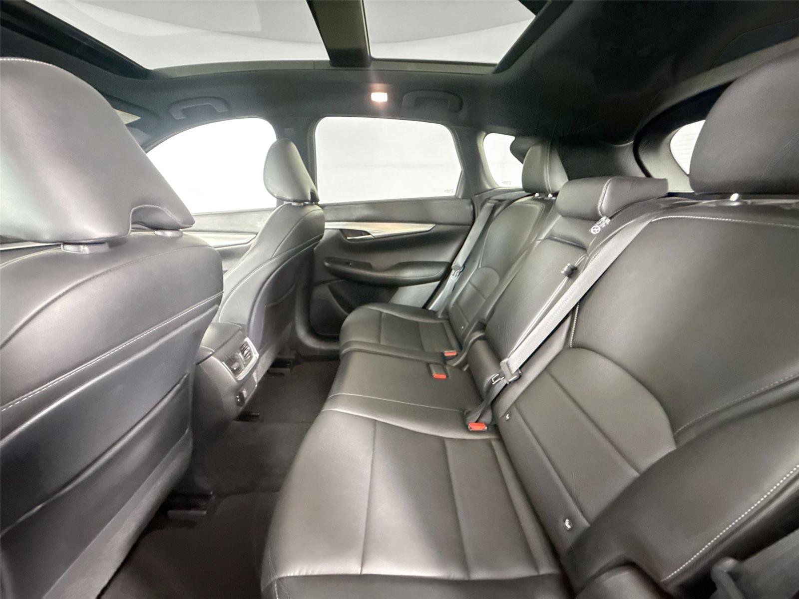Used 2021 INFINITI QX50 Luxe w/ Appearance Package AWD/4WD image 30