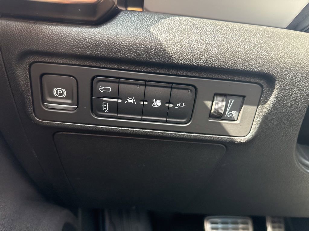 Used 2024 GMC Hummer EV 3X w/ LPO, Illumination Package image 27