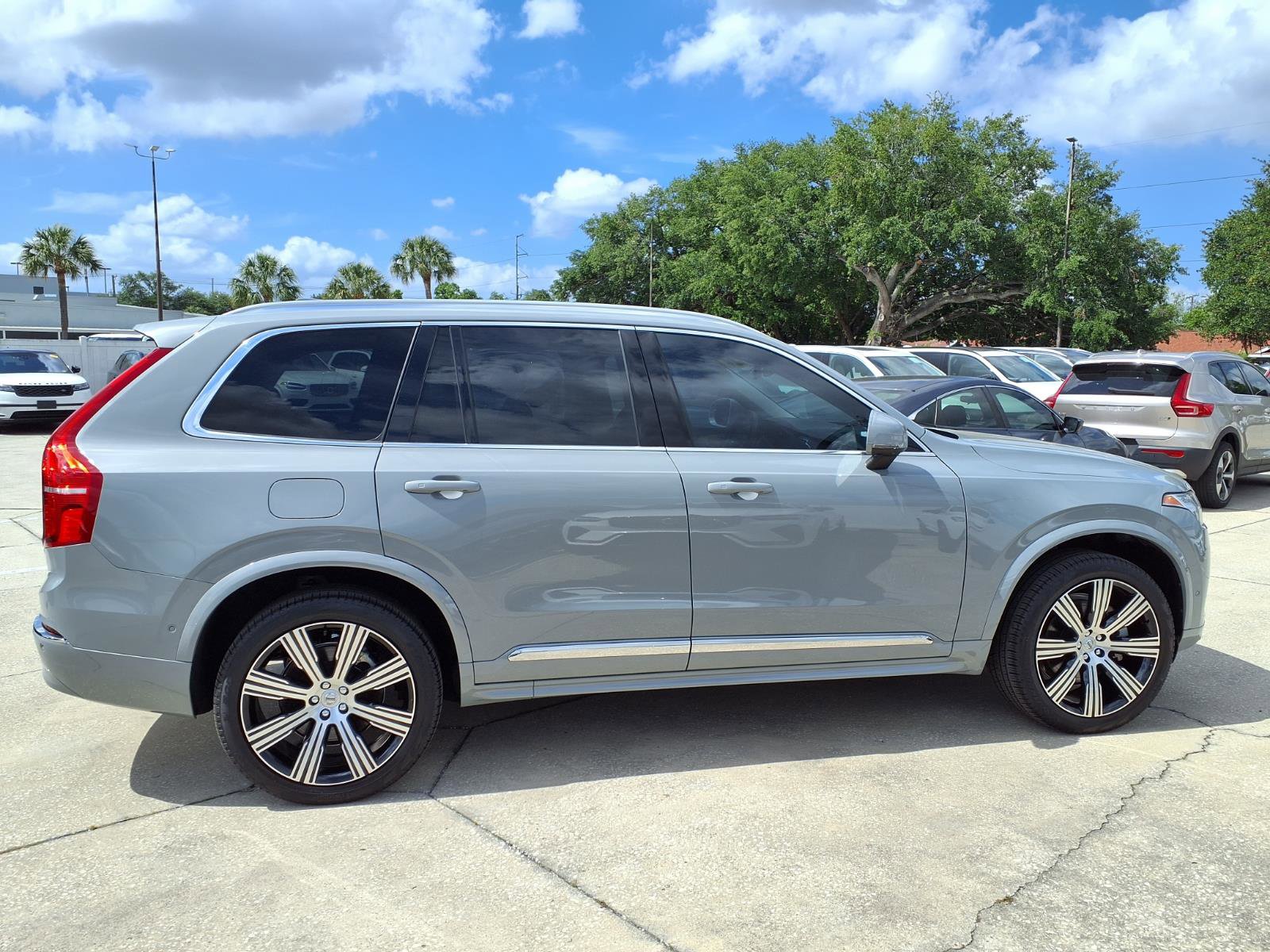 Certified 2024 Volvo XC90 B5 Plus w/ Protection Package Premier image 8
