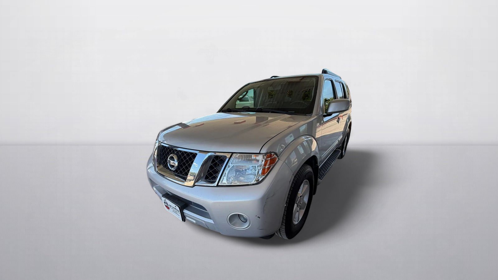 Used 2011 Nissan Pathfinder SV RWD image 2