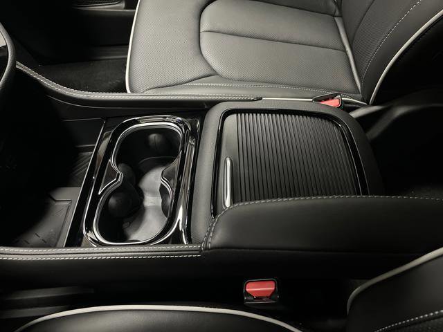 New 2026 Chrysler Pacifica Limited w/ Trailer Tow Group image 21