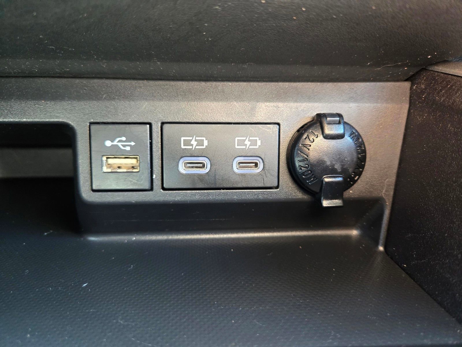 Used 2023 Toyota Highlander L FWD image 23