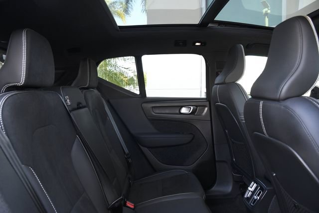 Used 2023 Volvo XC40 Recharge Plus image 27