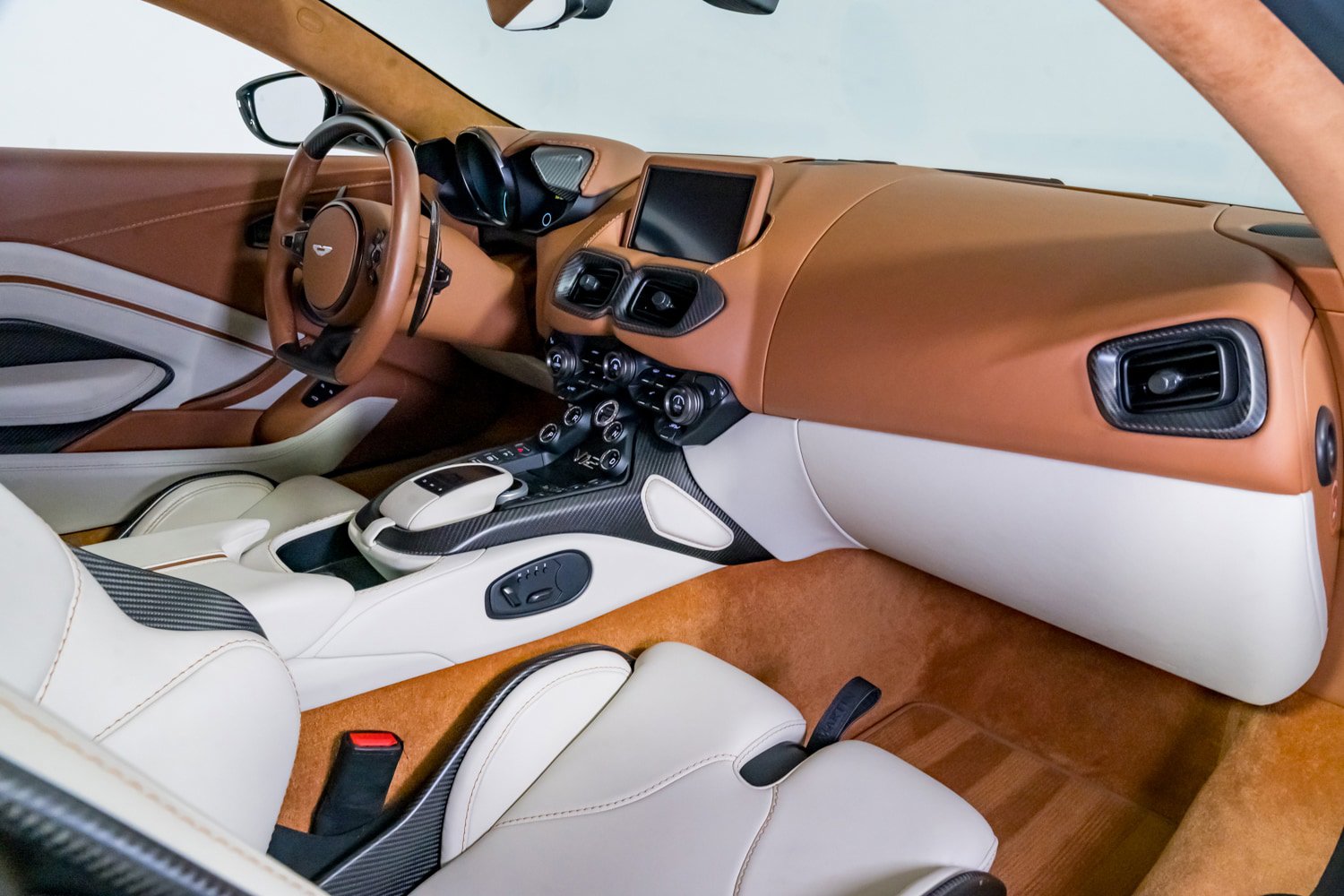Used 2023 Aston Martin V12 Vantage image 27