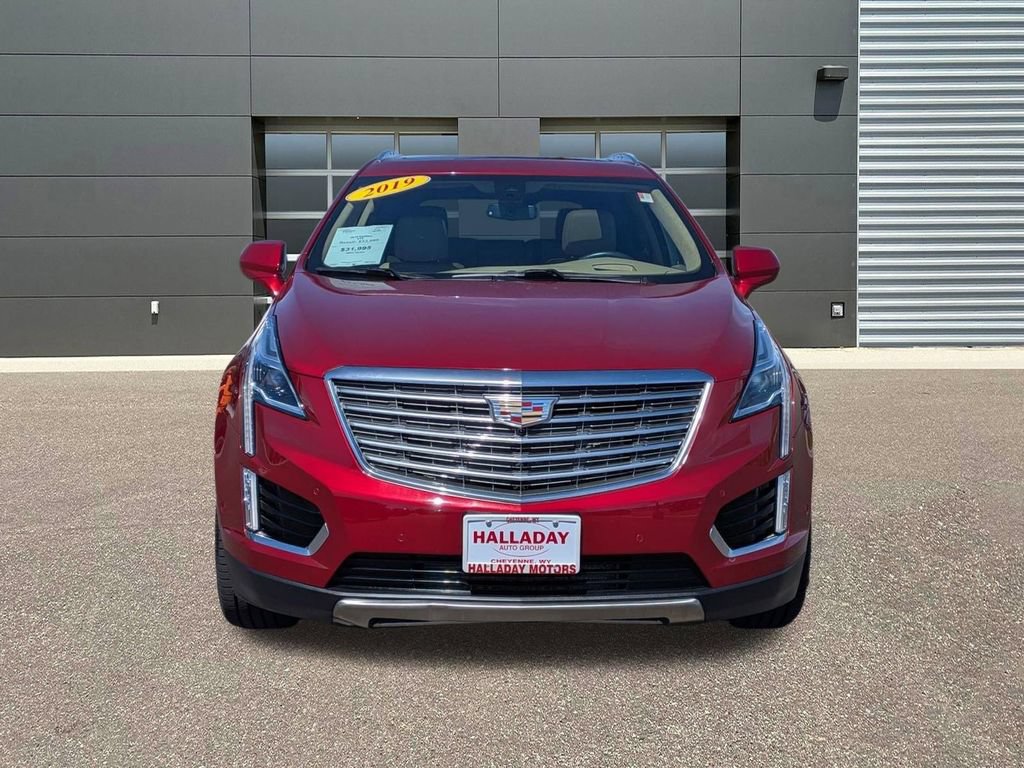 Used 2019 Cadillac XT5 Platinum AWD/4WD image 2