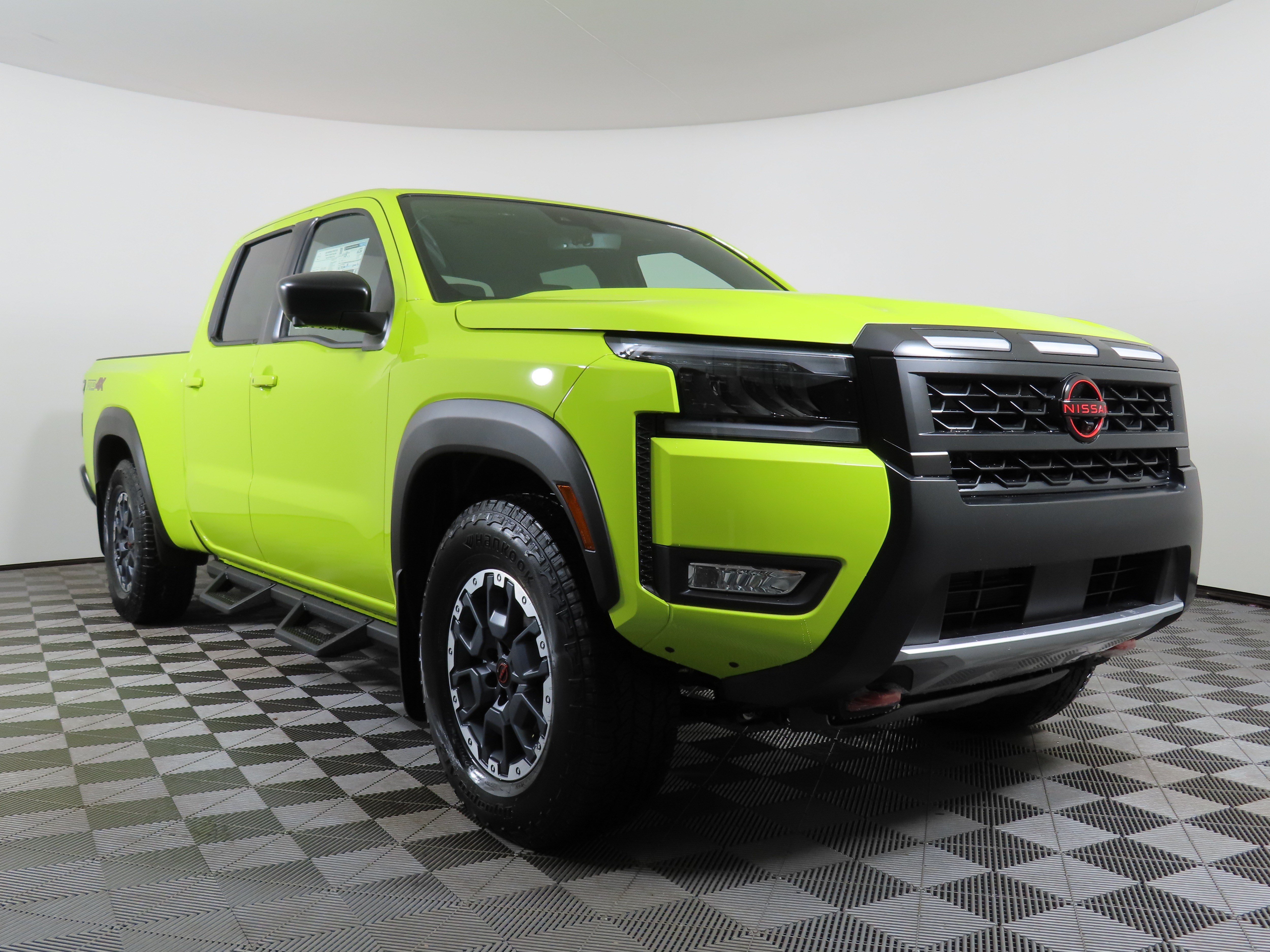 New 2026 Nissan Frontier PRO-4X w/ Pro Premium Package AWD/4WD video 2