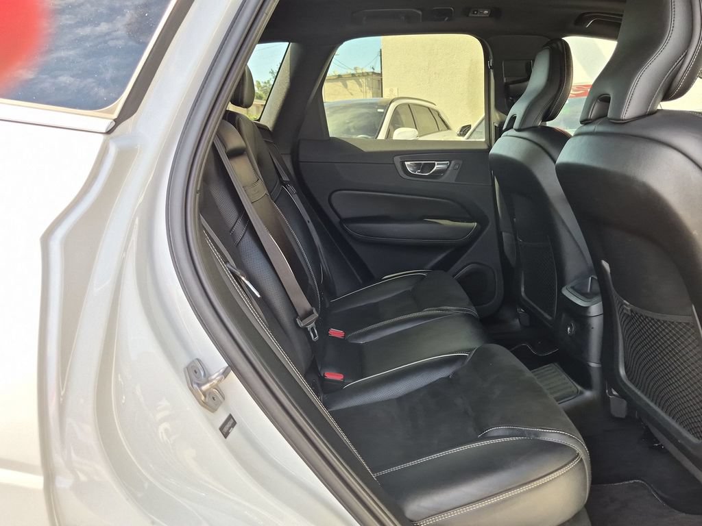 Used 2019 Volvo XC60 T8 R-Design w/ Advanced Package AWD/4WD image 32