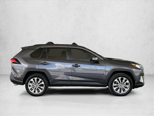 Used 2019 Toyota RAV4 XLE Premium image 4