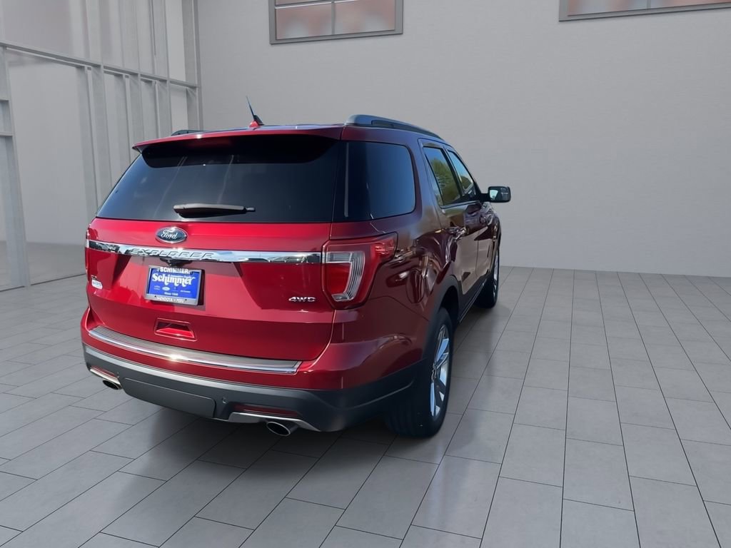 Used 2018 Ford Explorer XLT w/ Equipment Group 202A image 7