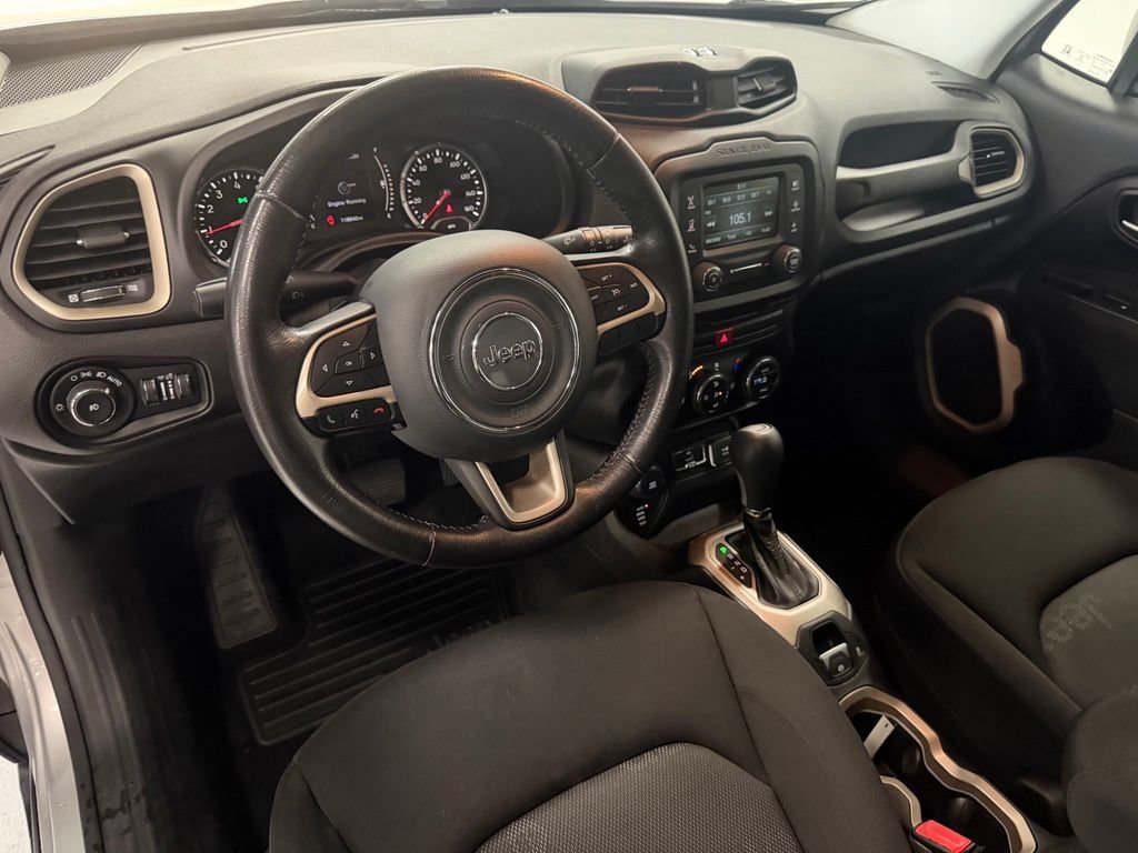 Used 2015 Jeep Renegade Latitude w/ Popular Equipment Group AWD/4WD image 11