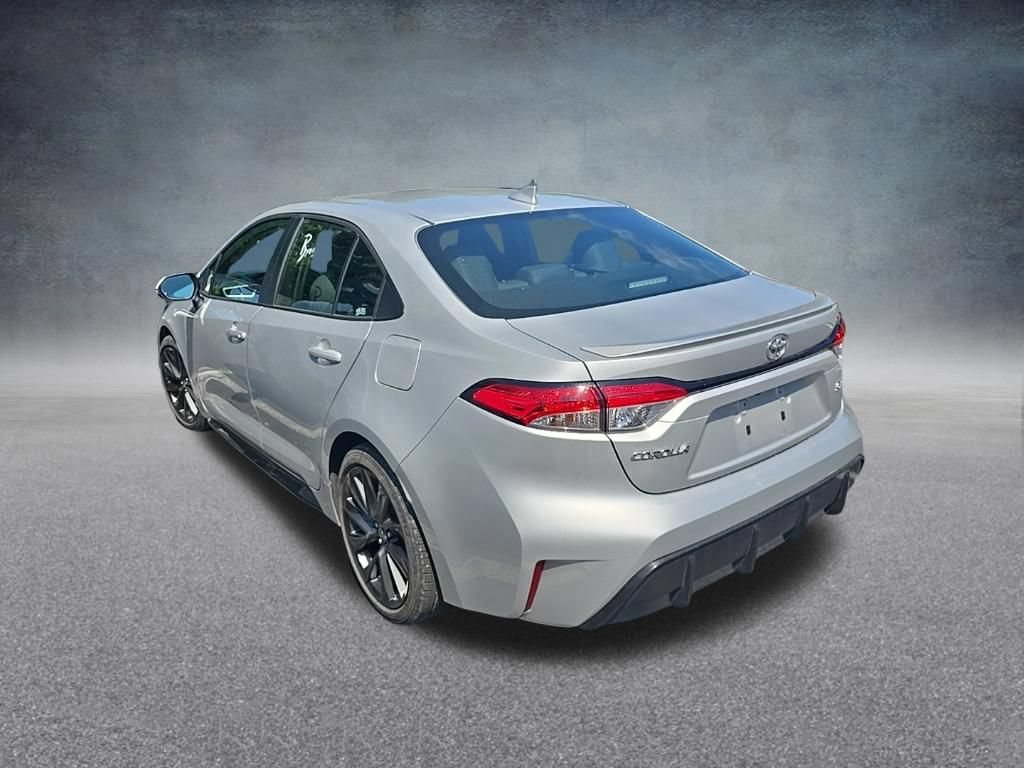 Used 2025 Toyota Corolla SE FWD image 4