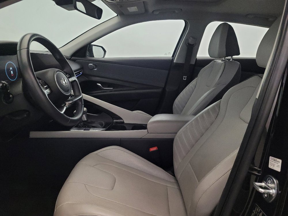 Used 2023 Hyundai Elantra Limited FWD image 17