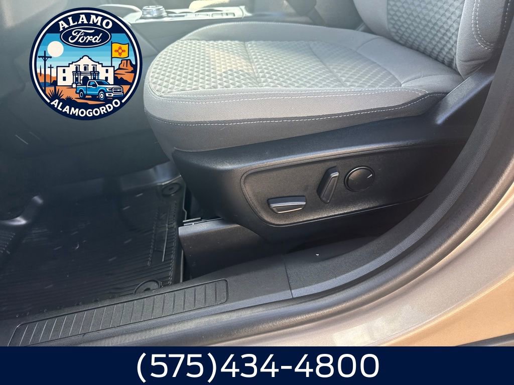 Used 2021 Ford Escape SE w/ Convenience Package image 4