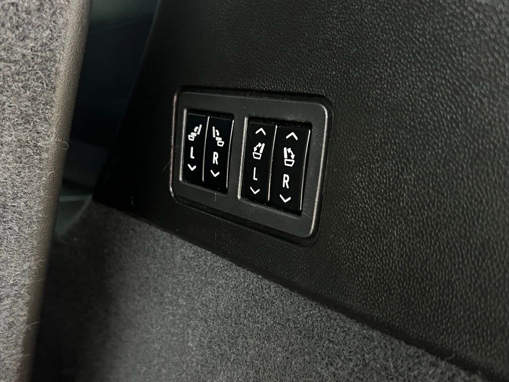 Used 2022 Cadillac XT6 Premium Luxury image 19