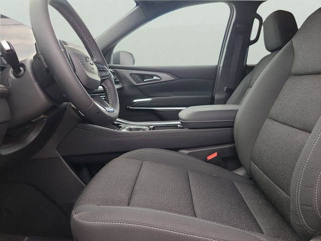 Used 2025 Chevrolet Traverse LT w/ Midnight/Sport Edition image 24