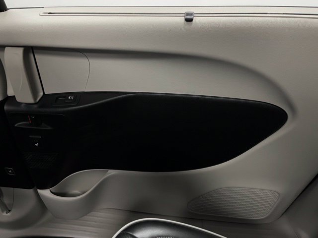 Used 2023 Chrysler Pacifica Limited FWD image 48