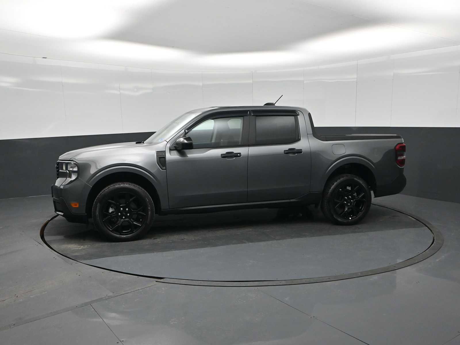 Used 2025 Ford Maverick XLT w/ XLT Luxury Package image 3