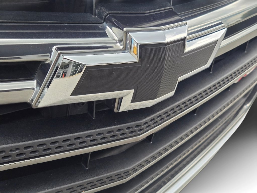 Used 2019 Chevrolet Traverse RS w/ LPO, 'HIT The Road' Package AWD/4WD image 5