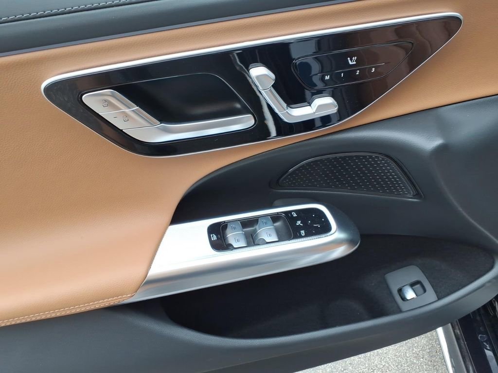 New 2026 Mercedes-Benz E 350 4MATIC Sedan image 12
