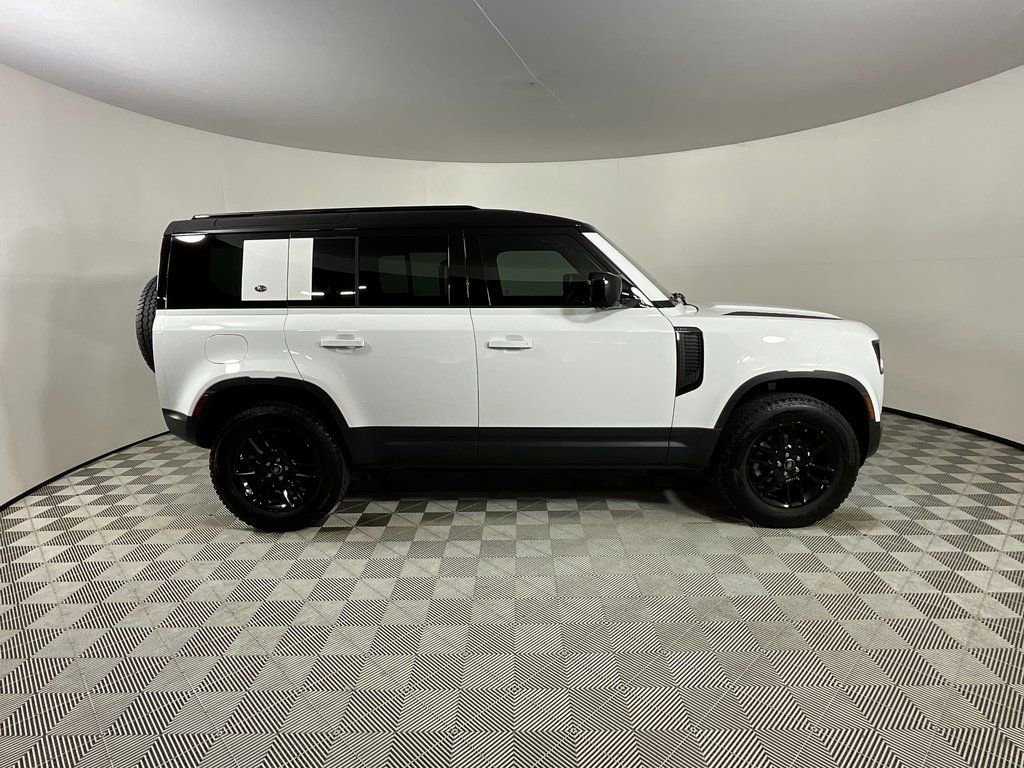 Used 2024 Land Rover Defender 110 S image 5