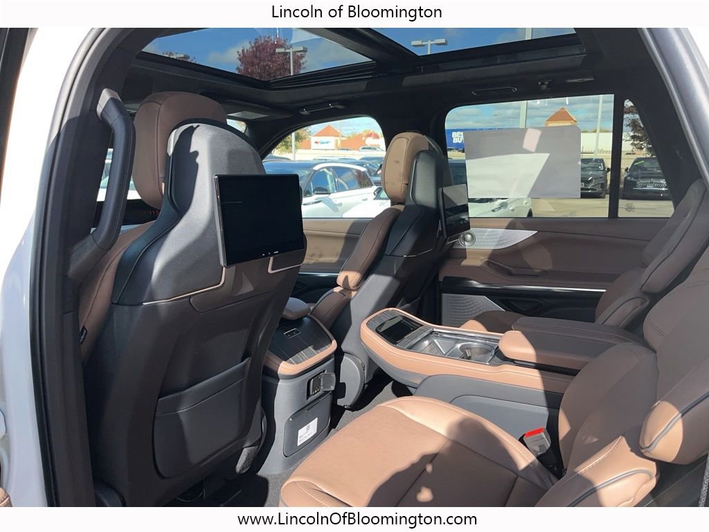 New 2025 Lincoln Navigator L Black Label image 19