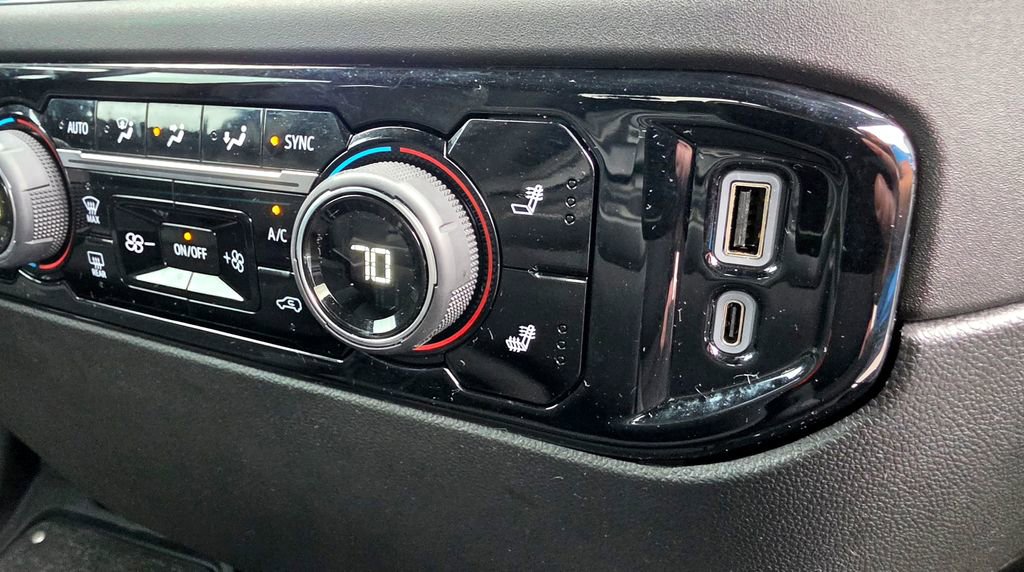 Used 2024 Chevrolet Silverado 1500 LT w/ Protection Package AWD/4WD image 58