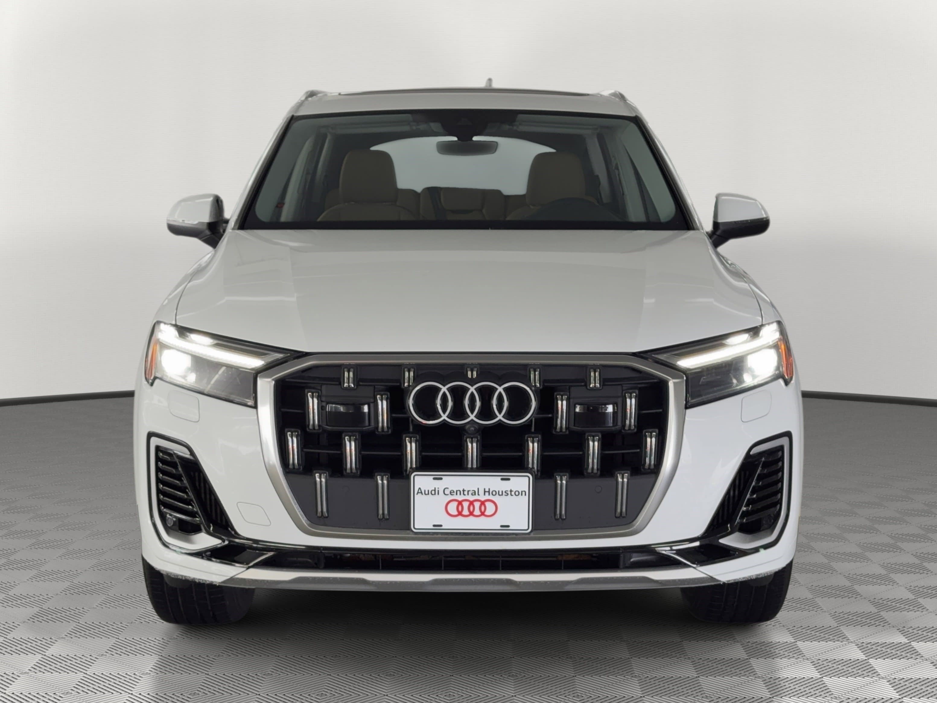 Used 2025 Audi Q7 3.0T Premium w/ Convenience Package image 6