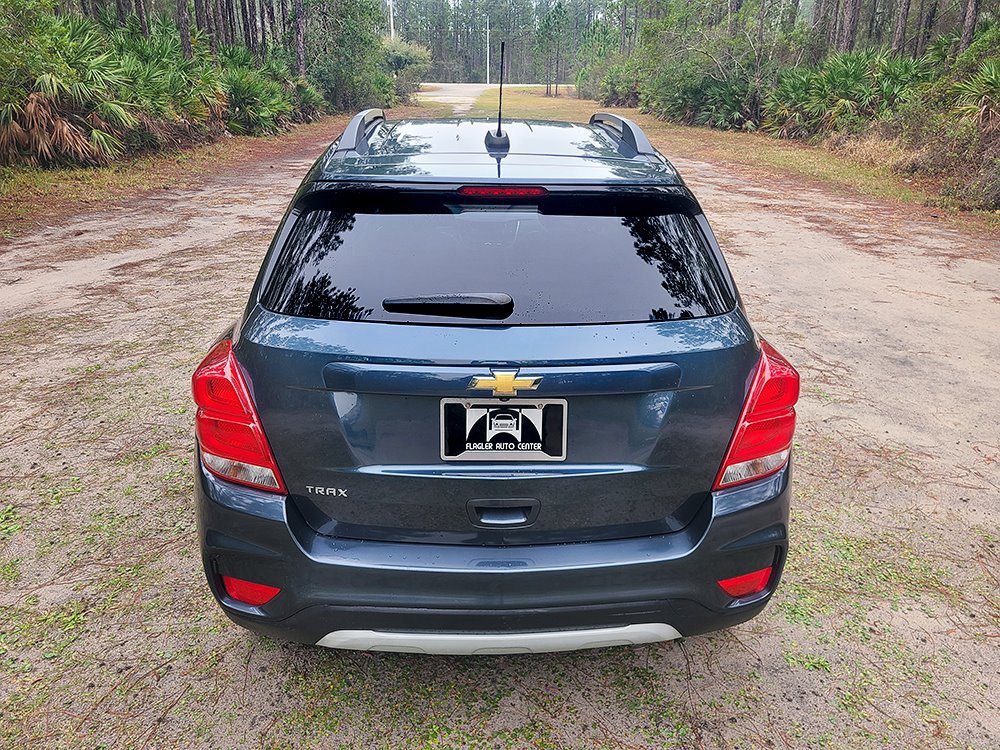 Used 2021 Chevrolet Trax LT w/ LT Convenience Package image 5