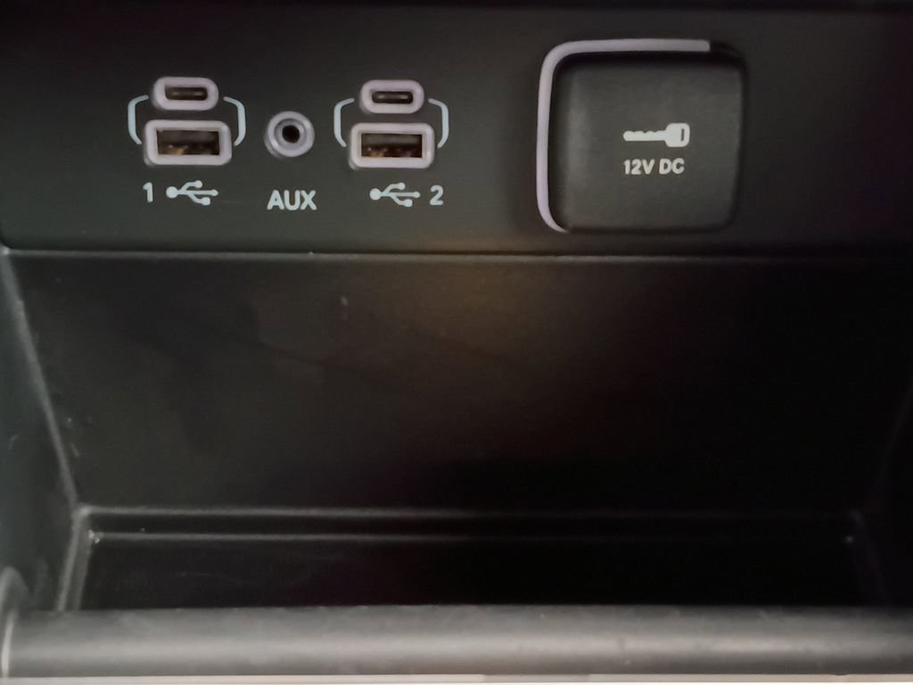 Used 2025 Jeep Grand Cherokee L Laredo RWD image 6