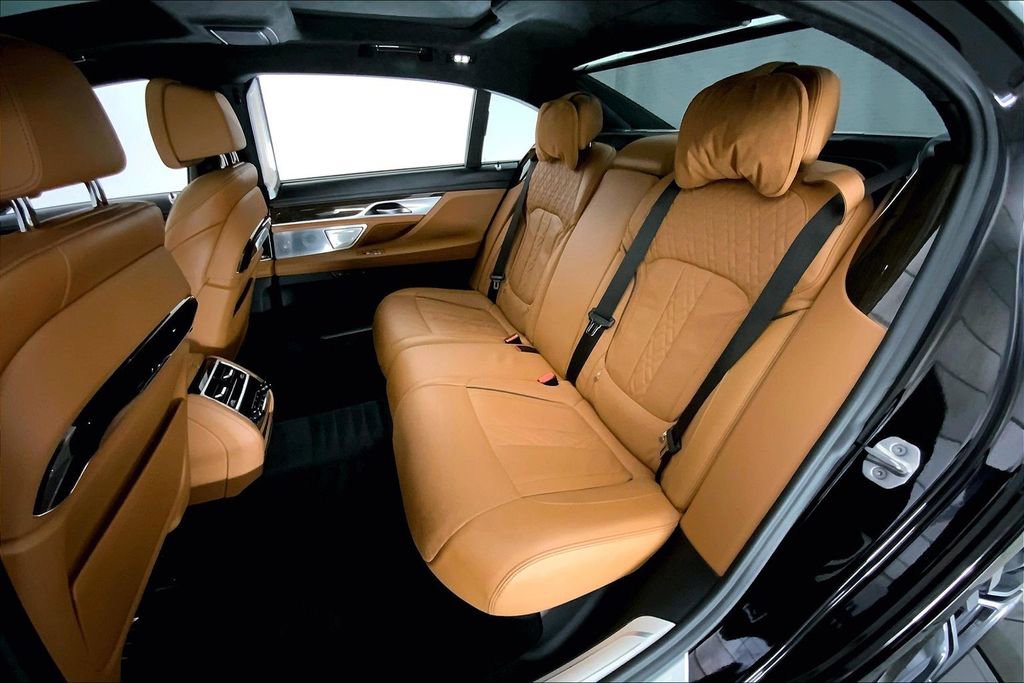 Used 2019 BMW M760i xDrive w/ Luxury Rear Seating Package image 14